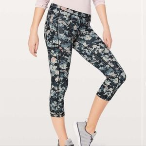 Lululemon Speed Up Crop 21" Spring Blossom Multi - Size 2